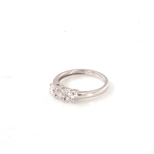 Anello trilogy in oro 9k e diamanti lab grown  tot ct 0,90