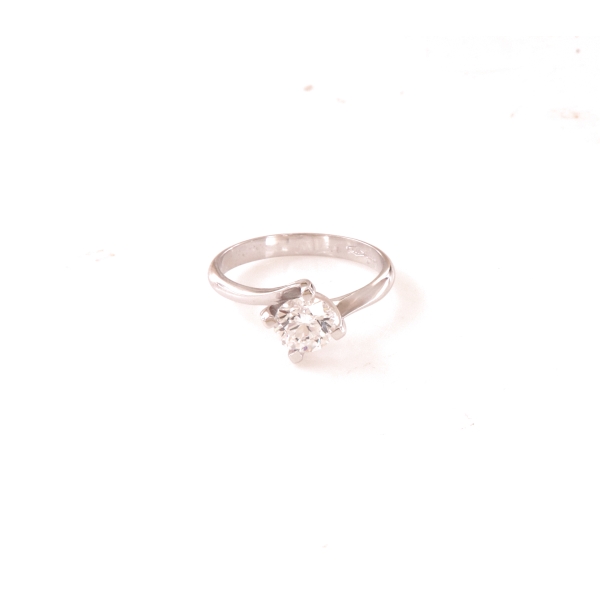 Anello solitario in oro 9k e diamanti lab grown  tot ct 1,00